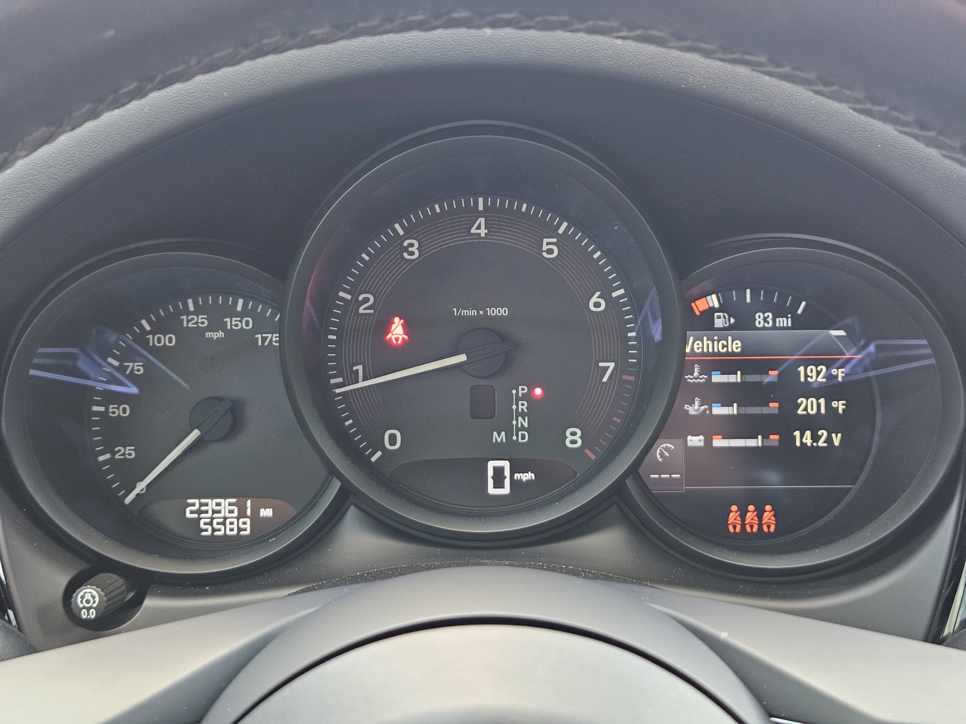 Certified 2023 Porsche Macan AWD/4WD image 16