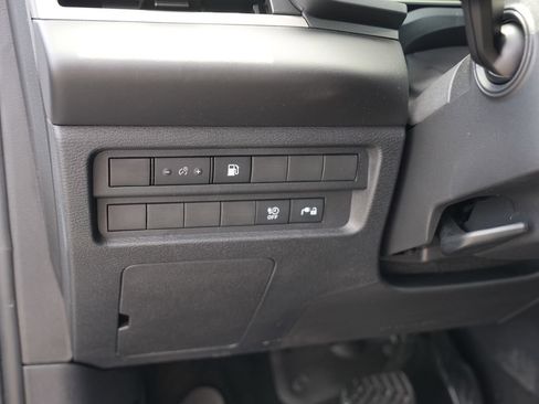 Used 2023 Mitsubishi Outlander ES AWD/4WD image 16