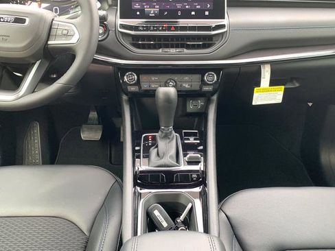 New 2026 Jeep Compass Latitude image 23