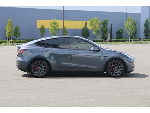Used 2023 Tesla Model Y Long Range AWD/4WD image 4