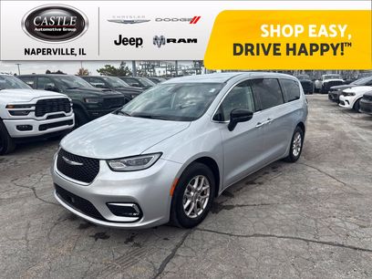 Used 2024 Chrysler Pacifica Touring-L