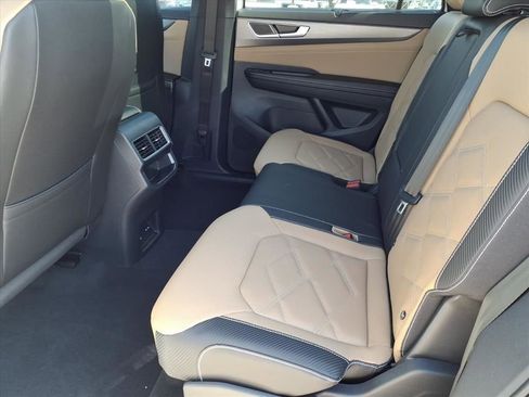 New 2026 Volkswagen Atlas Cross Sport SE FWD image 9