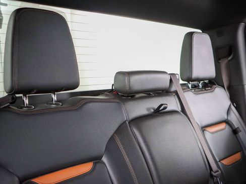 Used 2021 GMC Sierra 2500 AT4 image 29