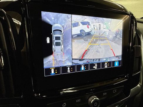 Used 2023 Chevrolet Traverse Premier AWD/4WD image 32