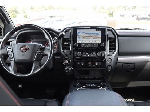 Used 2024 Nissan Titan PRO-4X image 33
