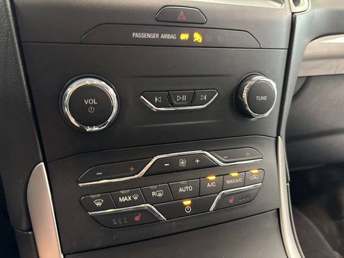 Used 2020 Ford Edge SEL AWD/4WD image 24
