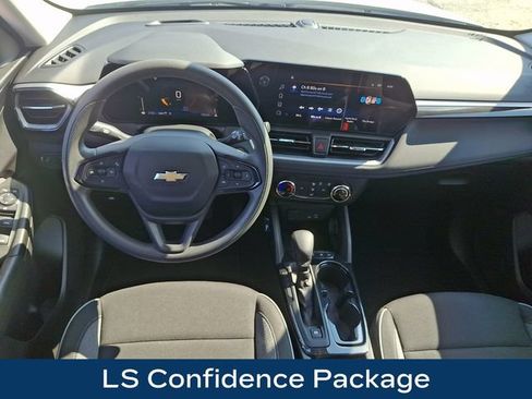 Used 2026 Chevrolet TrailBlazer LS w/ LS Convenience Package AWD/4WD image 3