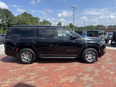 Used 2023 Jeep Wagoneer 2WD image 37