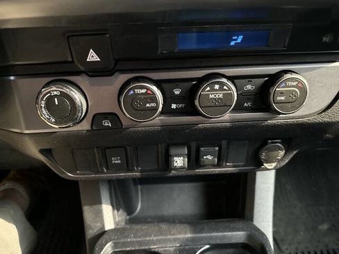 Used 2021 Toyota Tacoma SR5 w/ Trail Edition image 21