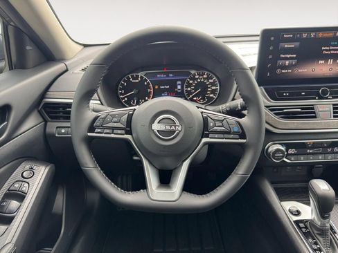 New 2026 Nissan Altima 2.5 SV w/ SV Premium Package FWD image 13