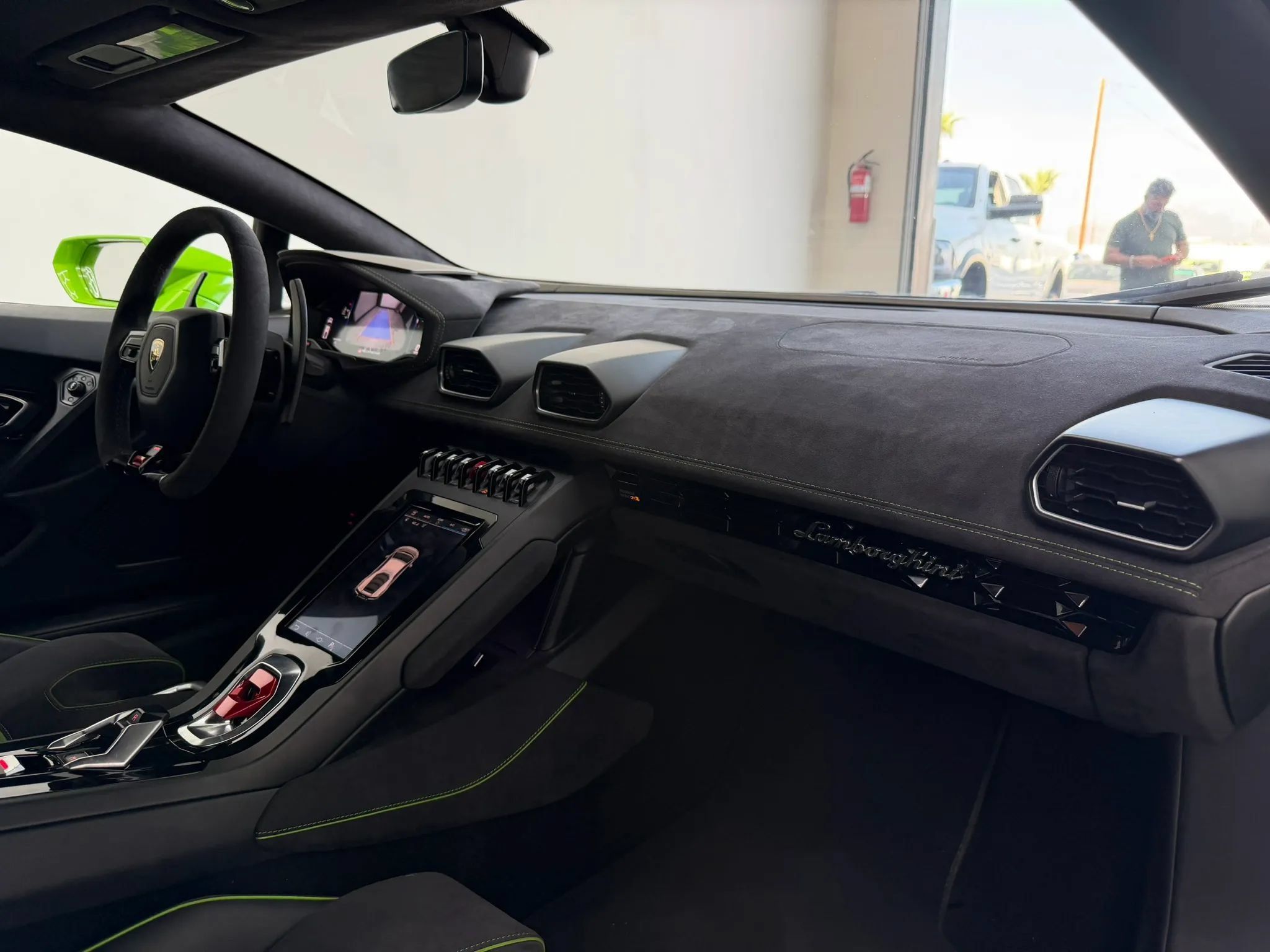 Used 2022 Lamborghini Huracan EVO RWD image 33