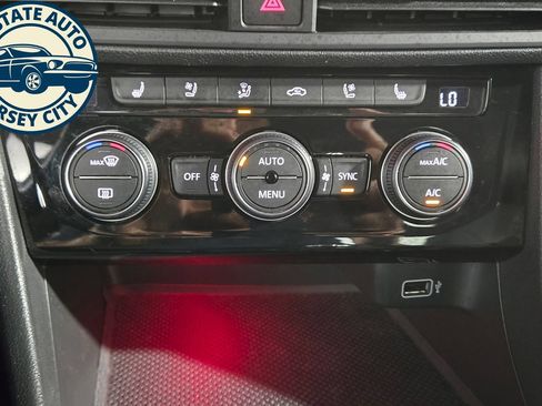 Used 2019 Volkswagen Jetta GLI Autobahn FWD image 17