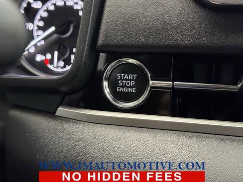 Used 2024 Mitsubishi Outlander SE image 39