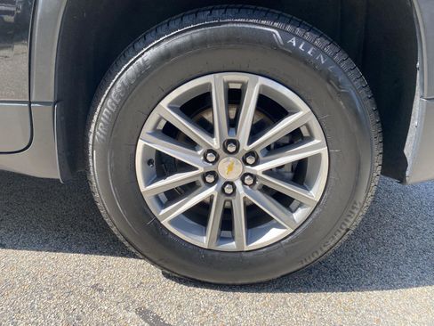 Used 2023 Chevrolet Traverse LT w/ LPO, Floor Liner Package image 11