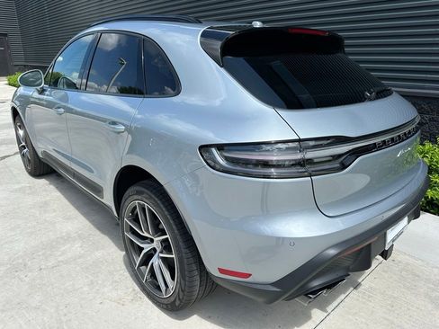 Used 2025 Porsche Macan image 3