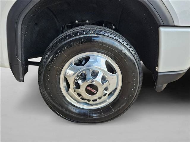 Used 2021 GMC Sierra 3500 Denali w/ Denali Ultimate Package AWD/4WD image 18