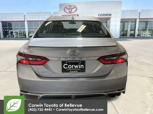 Used 2024 Toyota Camry SE image 4