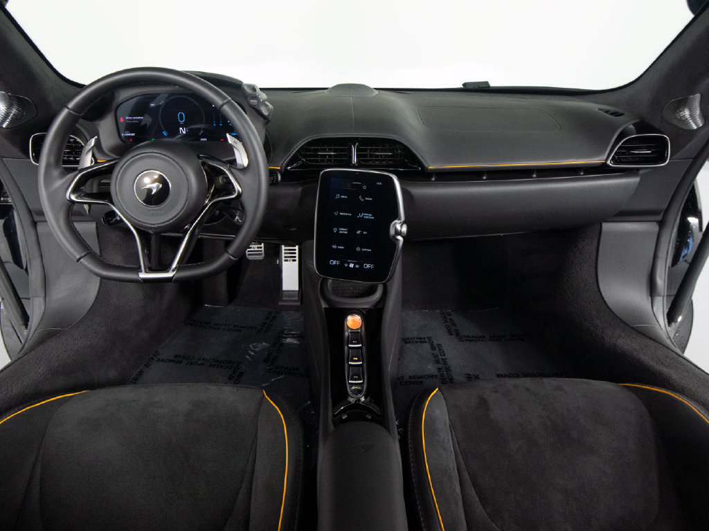 Used 2025 McLaren Artura Spider RWD image 30