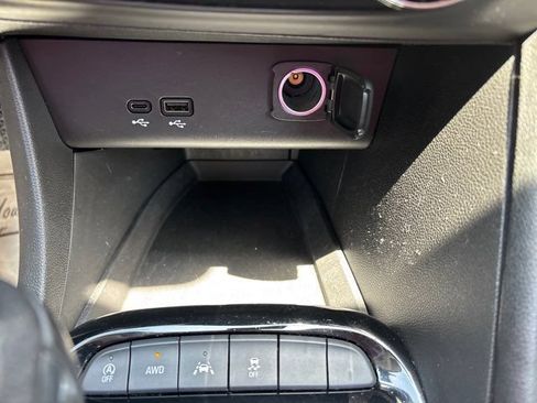 Used 2024 Buick Encore GX Preferred w/ Comfort Package AWD/4WD image 32