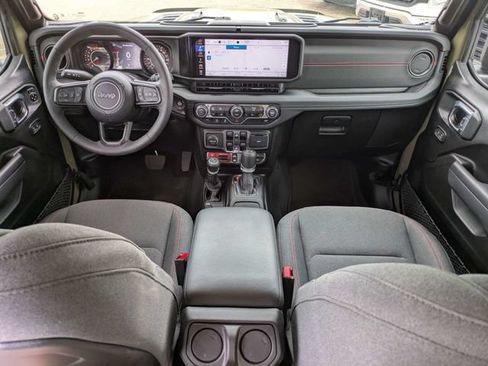 Used 2025 Jeep Wrangler Unlimited Rubicon w/ Convenience Group AWD/4WD image 15
