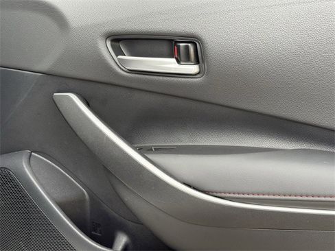 Used 2025 Toyota Corolla SE image 27