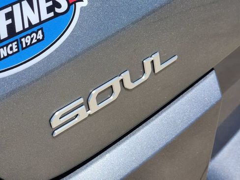 Certified 2025 Kia Soul LX w/ LX Technology Package FWD image 10