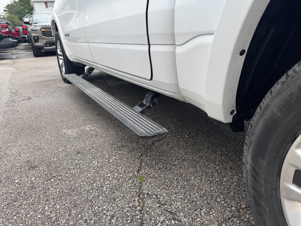 Used 2024 RAM 1500 Limited AWD/4WD image 17