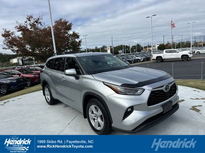 Certified 2022 Toyota Highlander LE