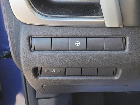 Certified 2023 Nissan Rogue SV image 19