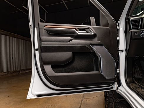 Used 2024 GMC Sierra 3500 Denali w/ Denali Reserve Package image 29