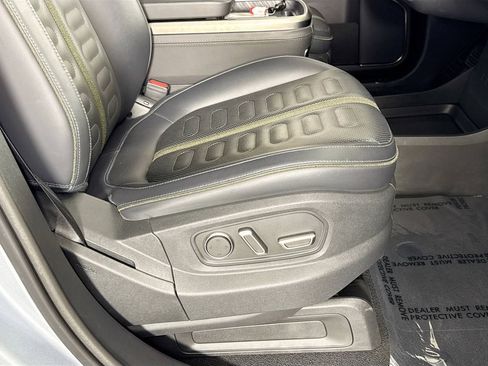 Used 2025 Rivian R1S Adventure image 37