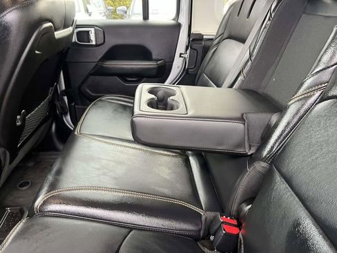 Used 2024 Jeep Wrangler Unlimited Sahara w/ Safety Group AWD/4WD image 16