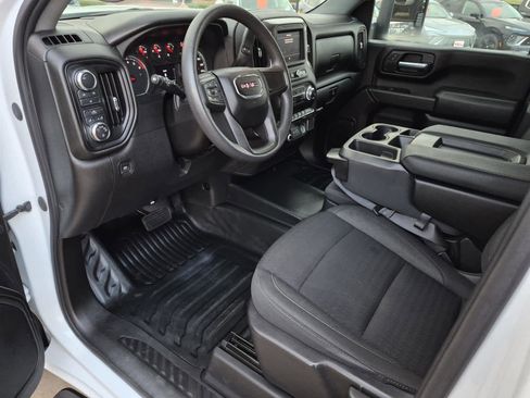 Used 2024 GMC Sierra 2500 Pro w/ Convenience Package image 11