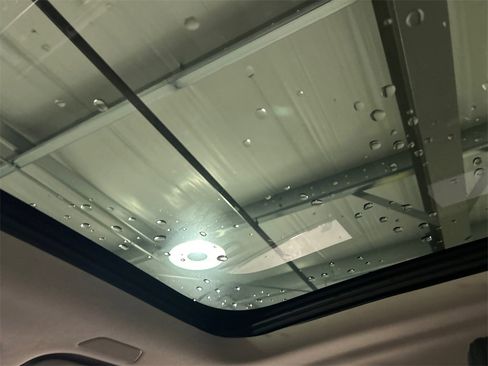 Certified 2025 Volvo XC60 B5 Plus image 27