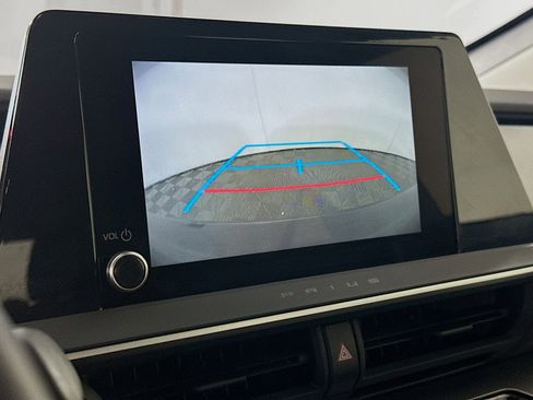 Used 2025 Toyota Prius LE image 22