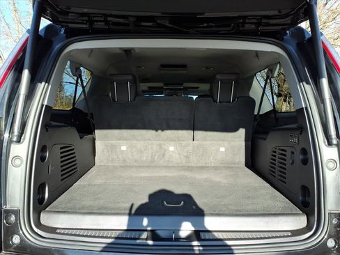 Used 2019 Cadillac Escalade ESV Premium Luxury image 7