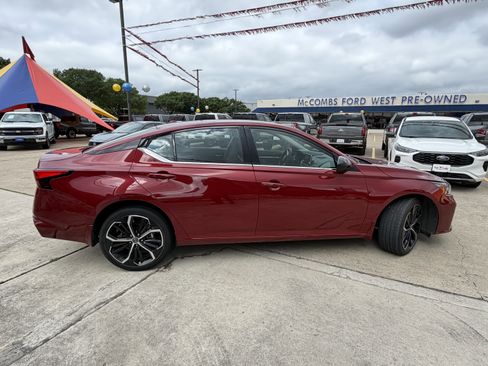 Used 2024 Nissan Altima 2.5 SR AWD/4WD image 4