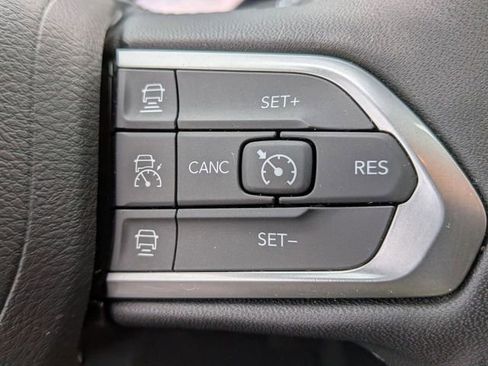 Used 2025 Jeep Compass Limited AWD/4WD image 20
