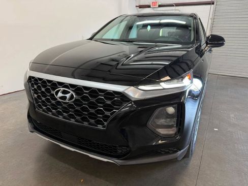 Used 2020 Hyundai Santa Fe SE image 6