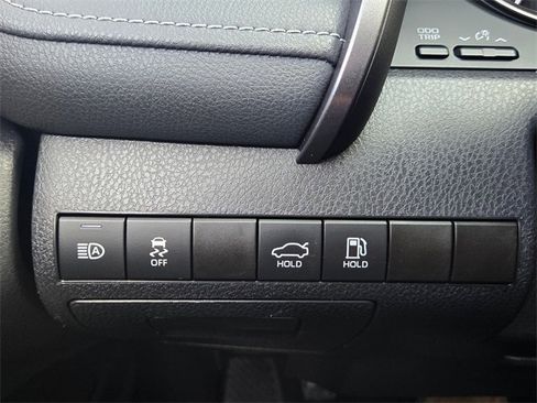 Used 2022 Toyota Camry SE image 31