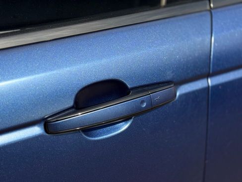 Used 2018 Land Rover Range Rover Sport HSE Dynamic image 17