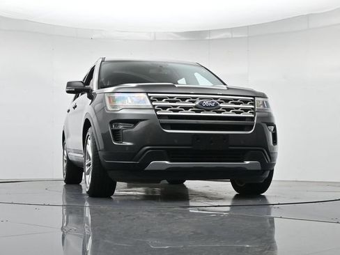 Used 2018 Ford Explorer XLT w/ Equipment Group 202A FWD image 39