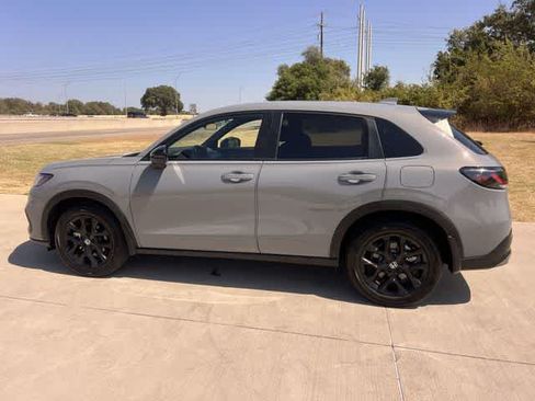 Used 2025 Honda HR-V Sport image 4