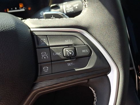 Used 2025 Jeep Grand Cherokee L Laredo w/ Luxury Tech Group I AWD/4WD image 23