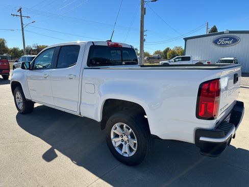 Used 2022 Chevrolet Colorado LT w/ LT Convenience Package image 4