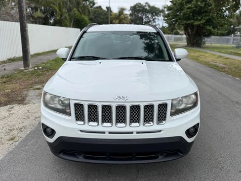Used 2016 Jeep Compass Latitude FWD image 4