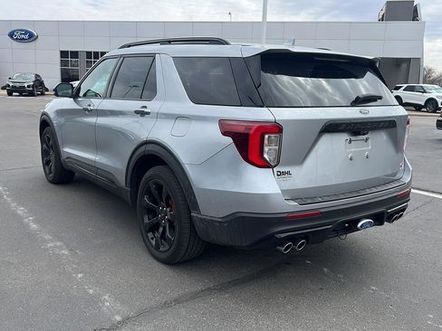 Used 2020 Ford Explorer ST w/ ST Street Pack image 9