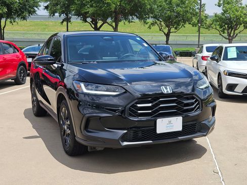 Certified 2025 Honda HR-V Sport image 3