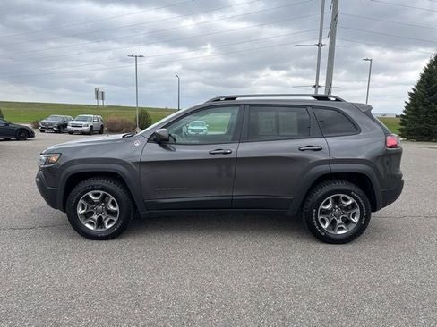 Used 2019 Jeep Cherokee Trailhawk w/ Comfort/Convenience Group AWD/4WD image 8
