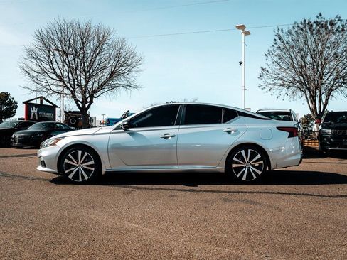 Used 2019 Nissan Altima 2.5 SR w/ SR Premium Package image 4